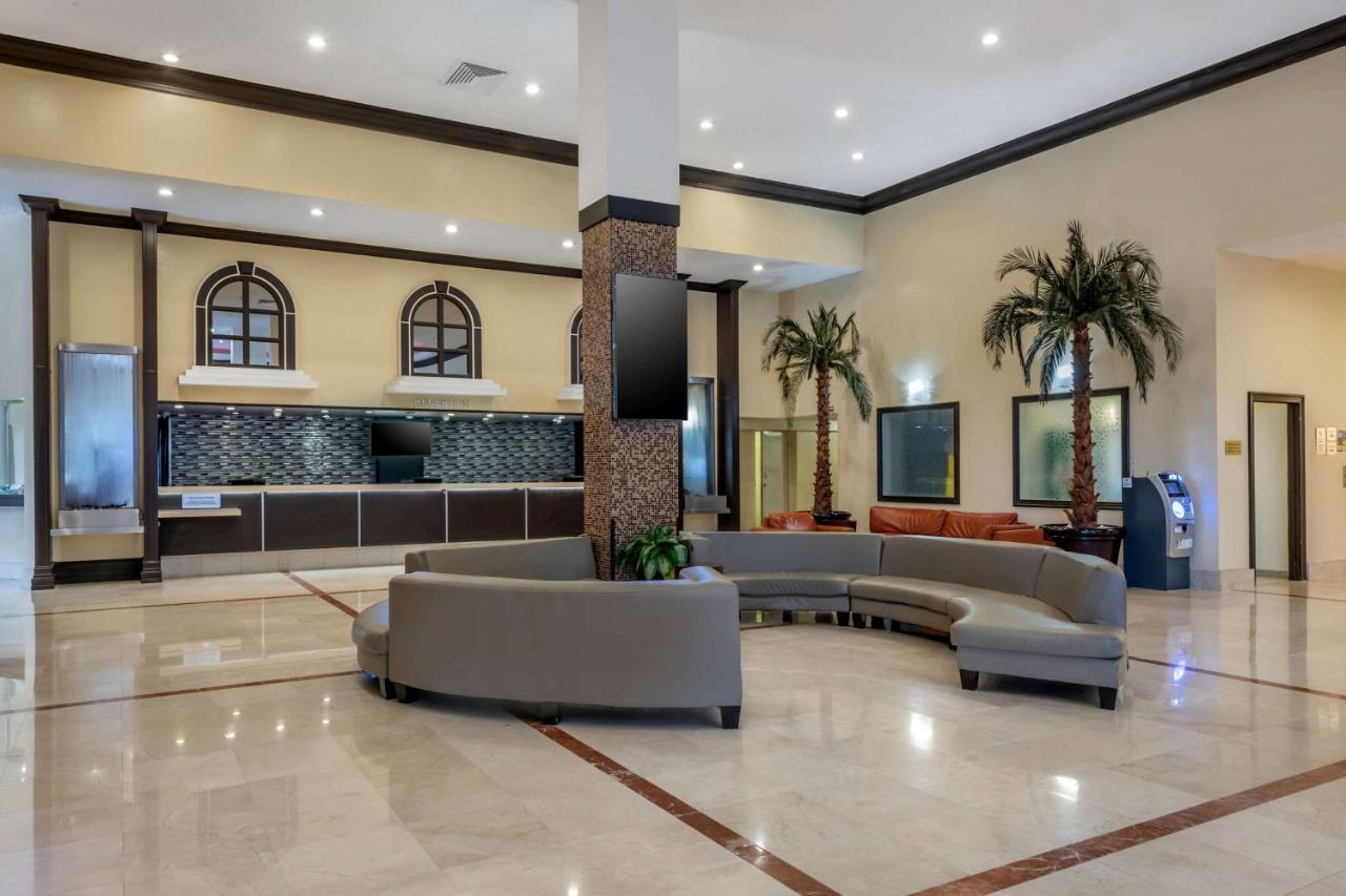 Ramada Plaza By Wyndham Marco Polo Beach Resort Голдън Бийч Екстериор снимка
