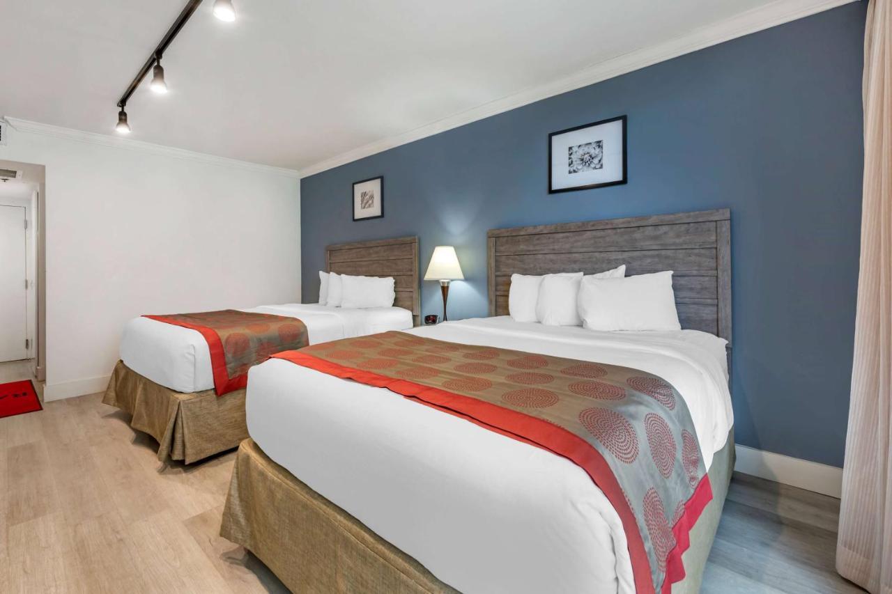 Ramada Plaza By Wyndham Marco Polo Beach Resort Голдън Бийч Екстериор снимка