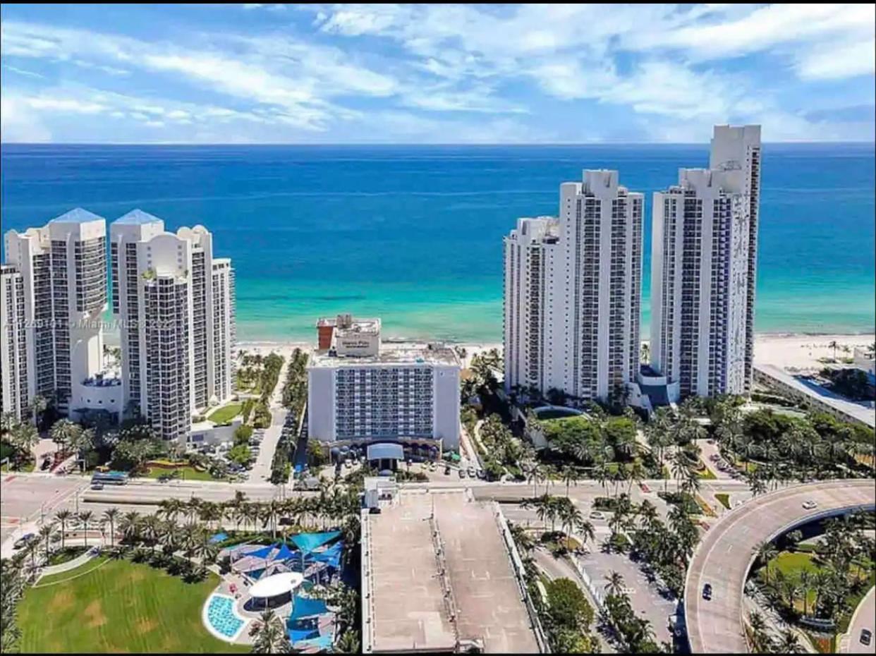 Ramada Plaza By Wyndham Marco Polo Beach Resort Голдън Бийч Екстериор снимка