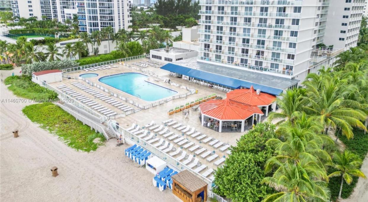 Ramada Plaza By Wyndham Marco Polo Beach Resort Голдън Бийч Екстериор снимка