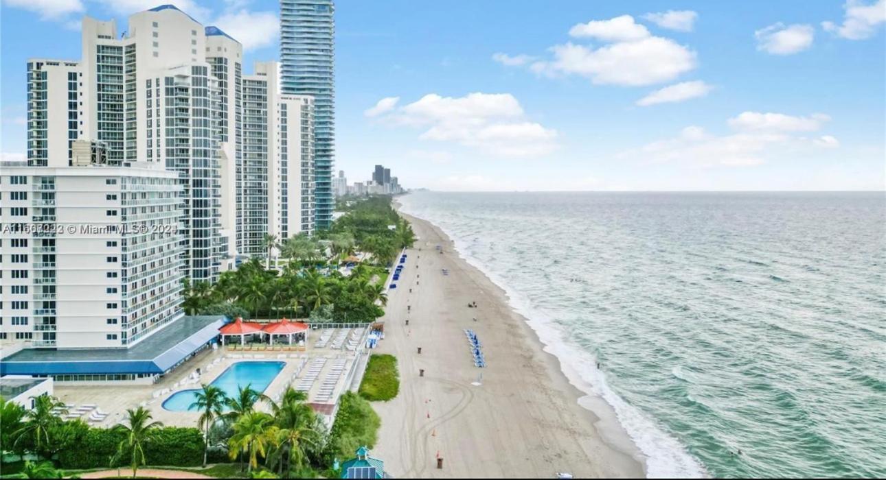 Ramada Plaza By Wyndham Marco Polo Beach Resort Голдън Бийч Екстериор снимка